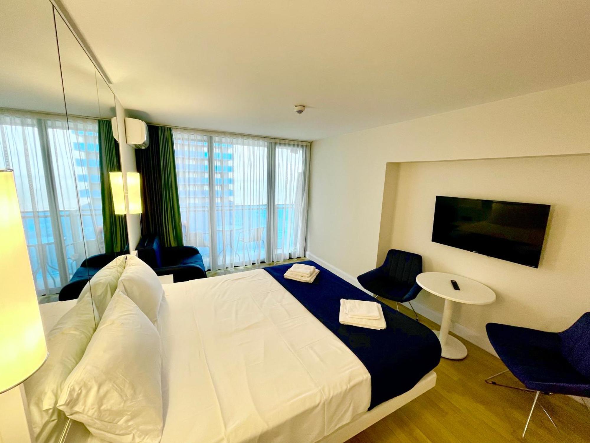 Marvella Orbi City Sea View バトゥーミ エクステリア 写真